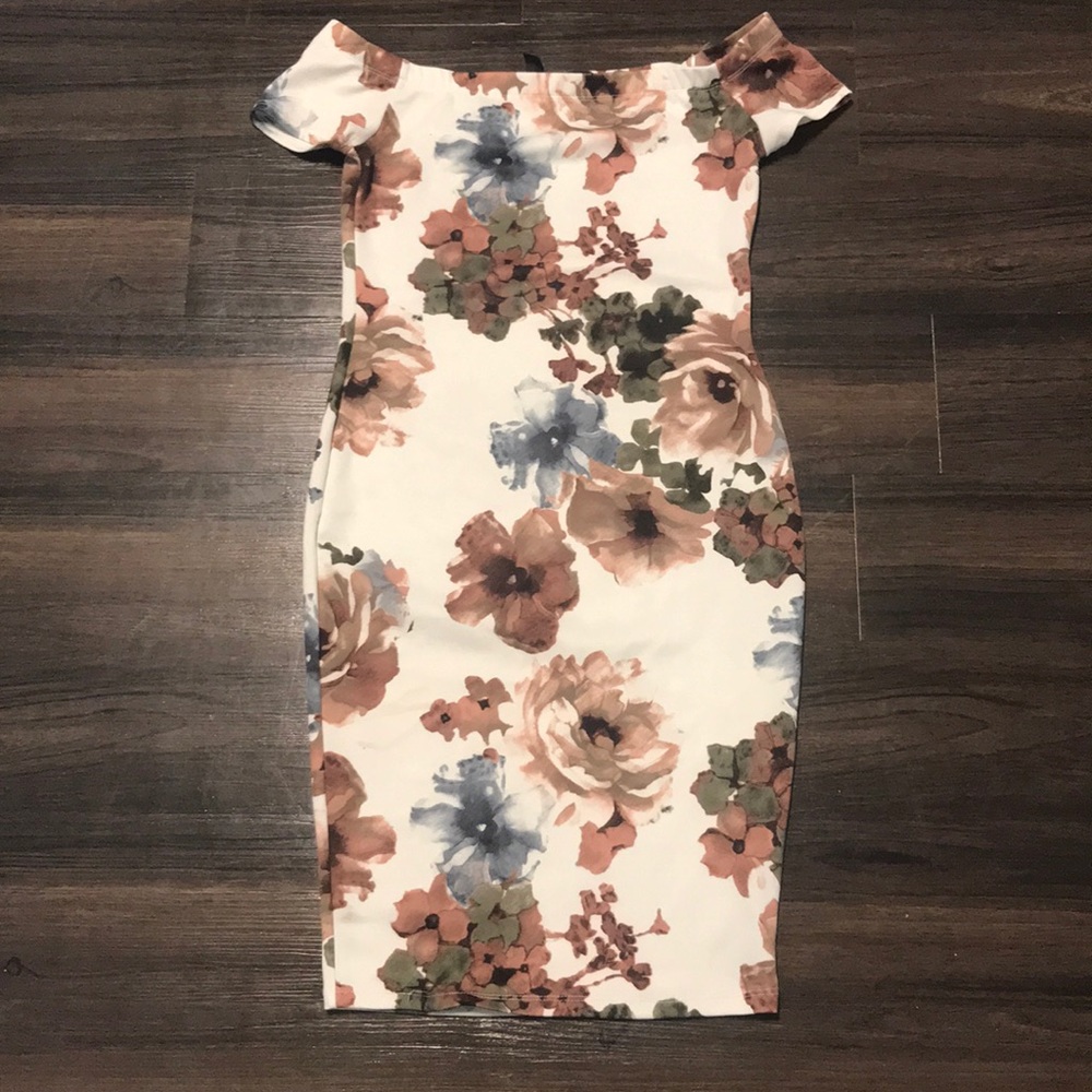 COPY - Off the shoulder floral midi dress